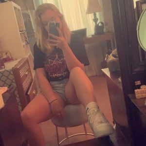 Meet your Posher, Cierra